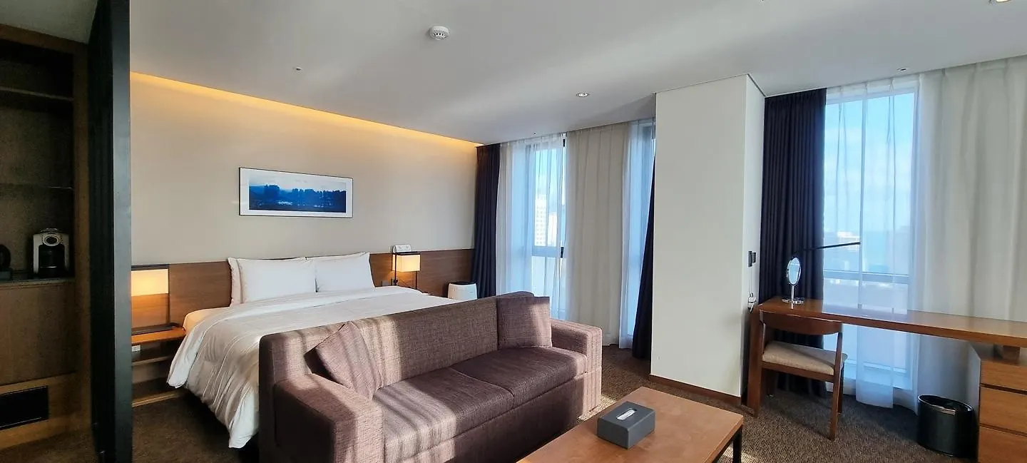 Ramada Encore By Wyndham Busan Haeundae 4*,