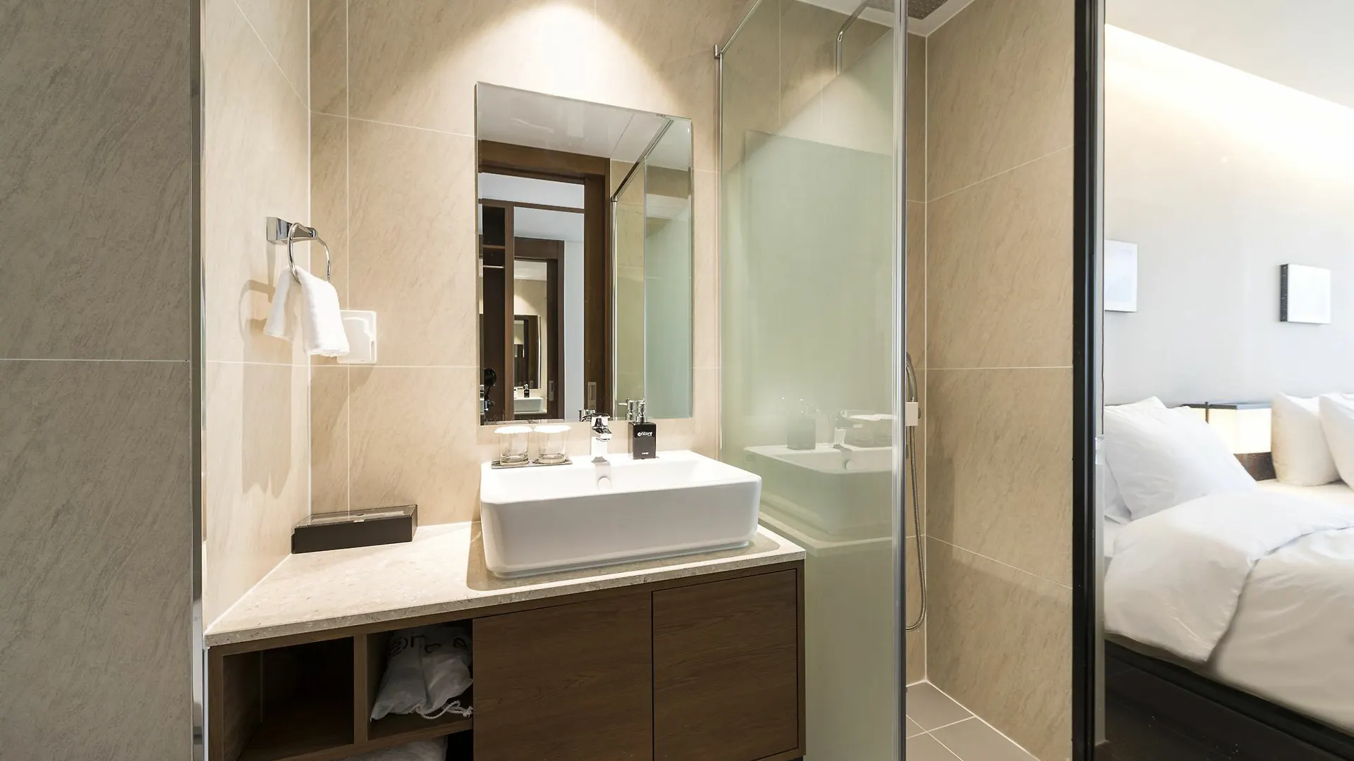 Ramada Encore By Wyndham Busan Haeundae 4*,